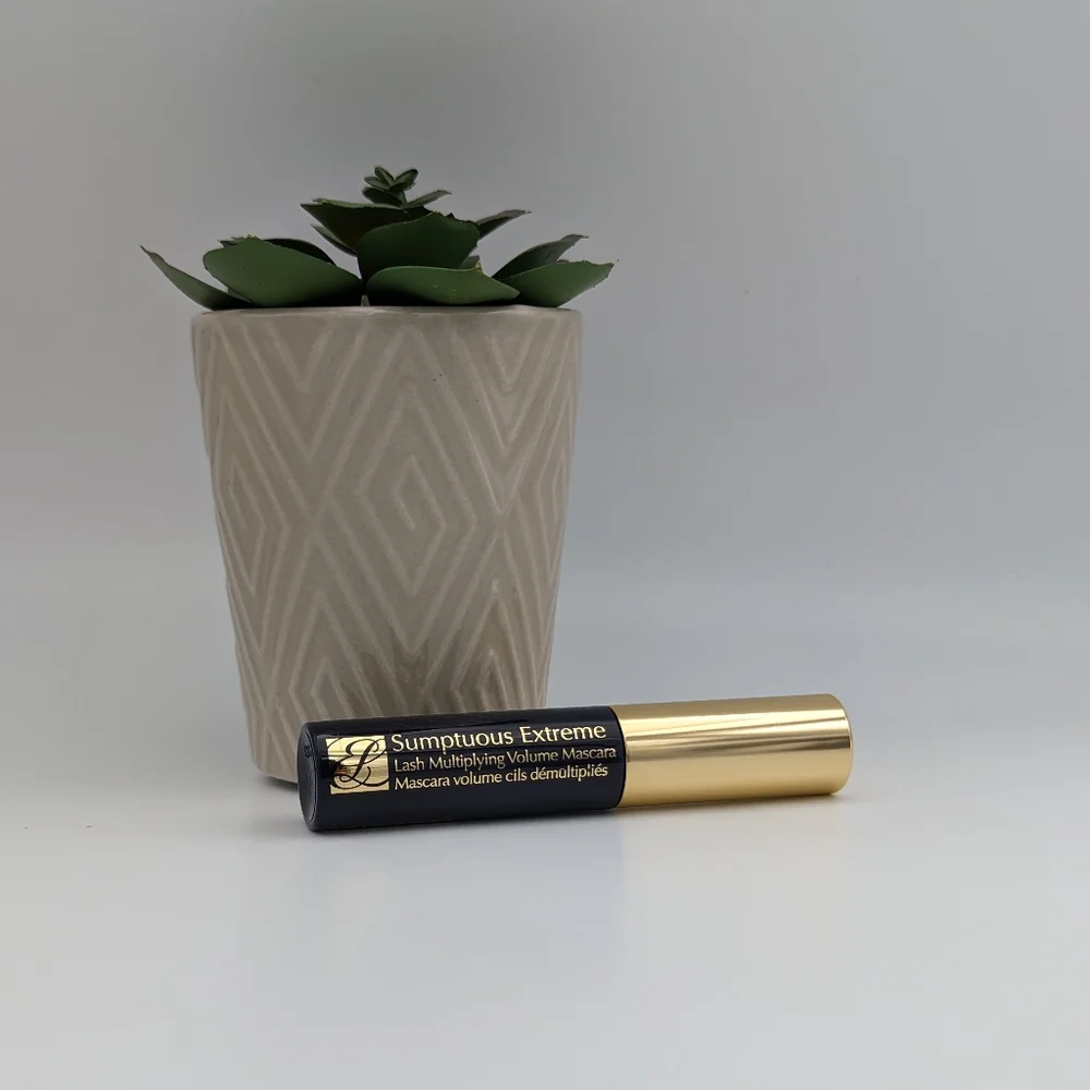 Estee Lauder Sumptuous Extreme Black Mascara New - Picture 1 of 3